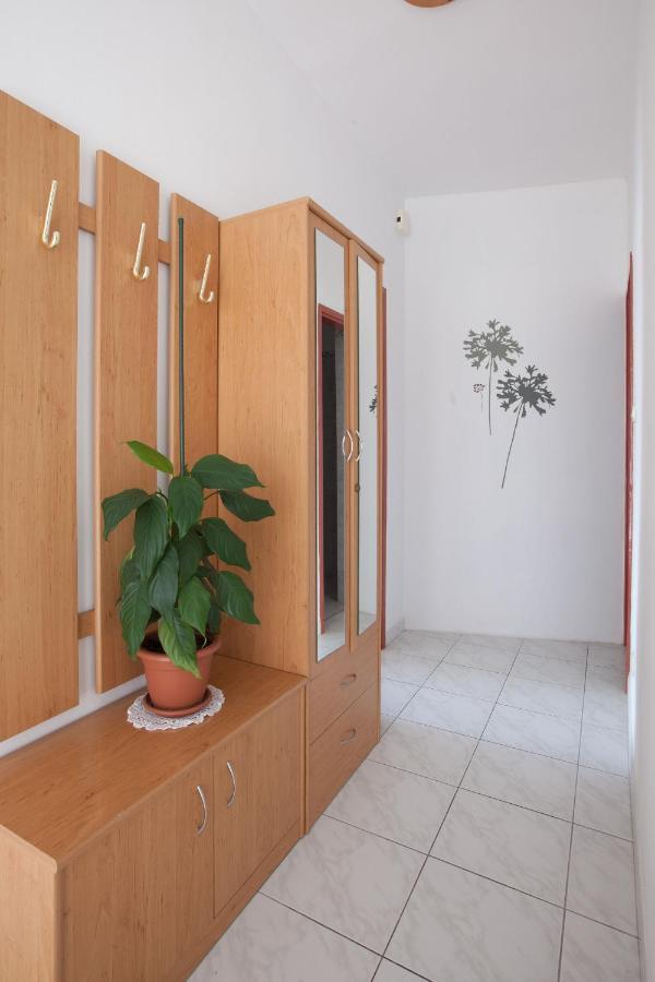 Apartments Dragan Baška Voda Екстериор снимка
