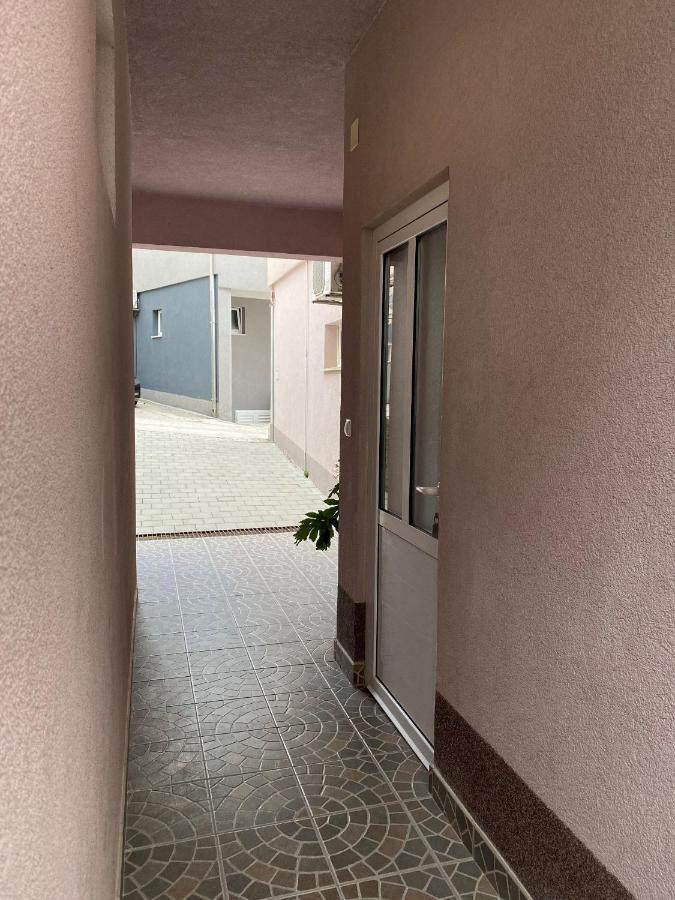 Apartments Dragan Baška Voda Екстериор снимка